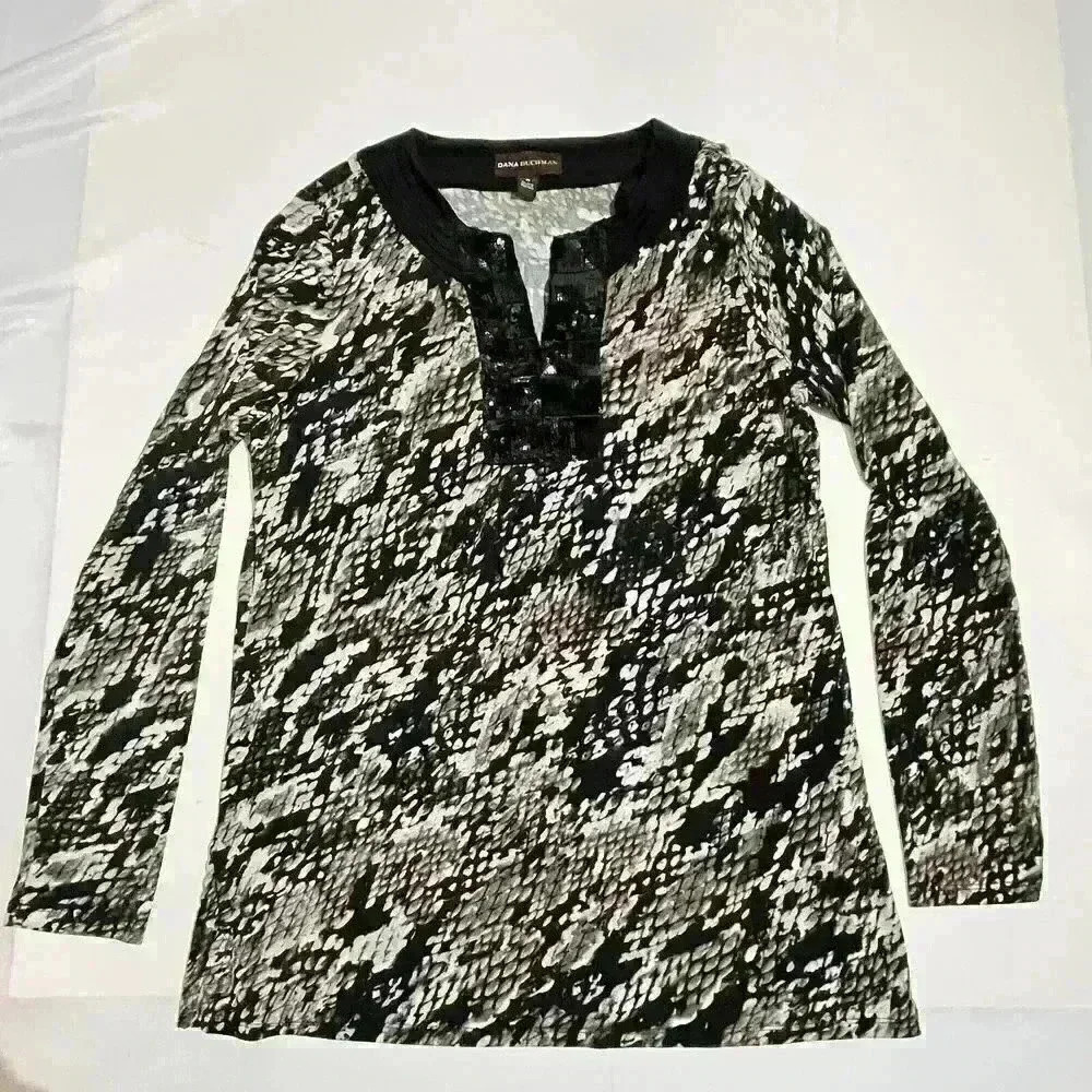 Dana Buchman Womens Sequins V‎ Neck Snake Print Shirt Top Blouse Medium
